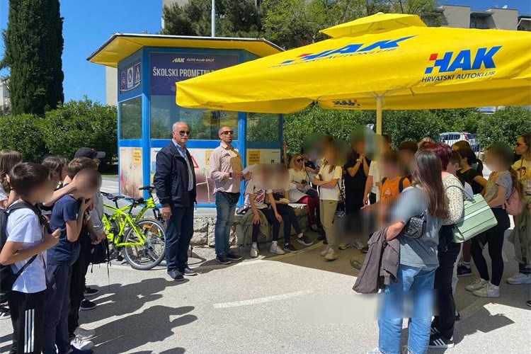 Slika /PU splitsko-dalmatinska 2022/Kontrola prometa/poligon 0.jpg